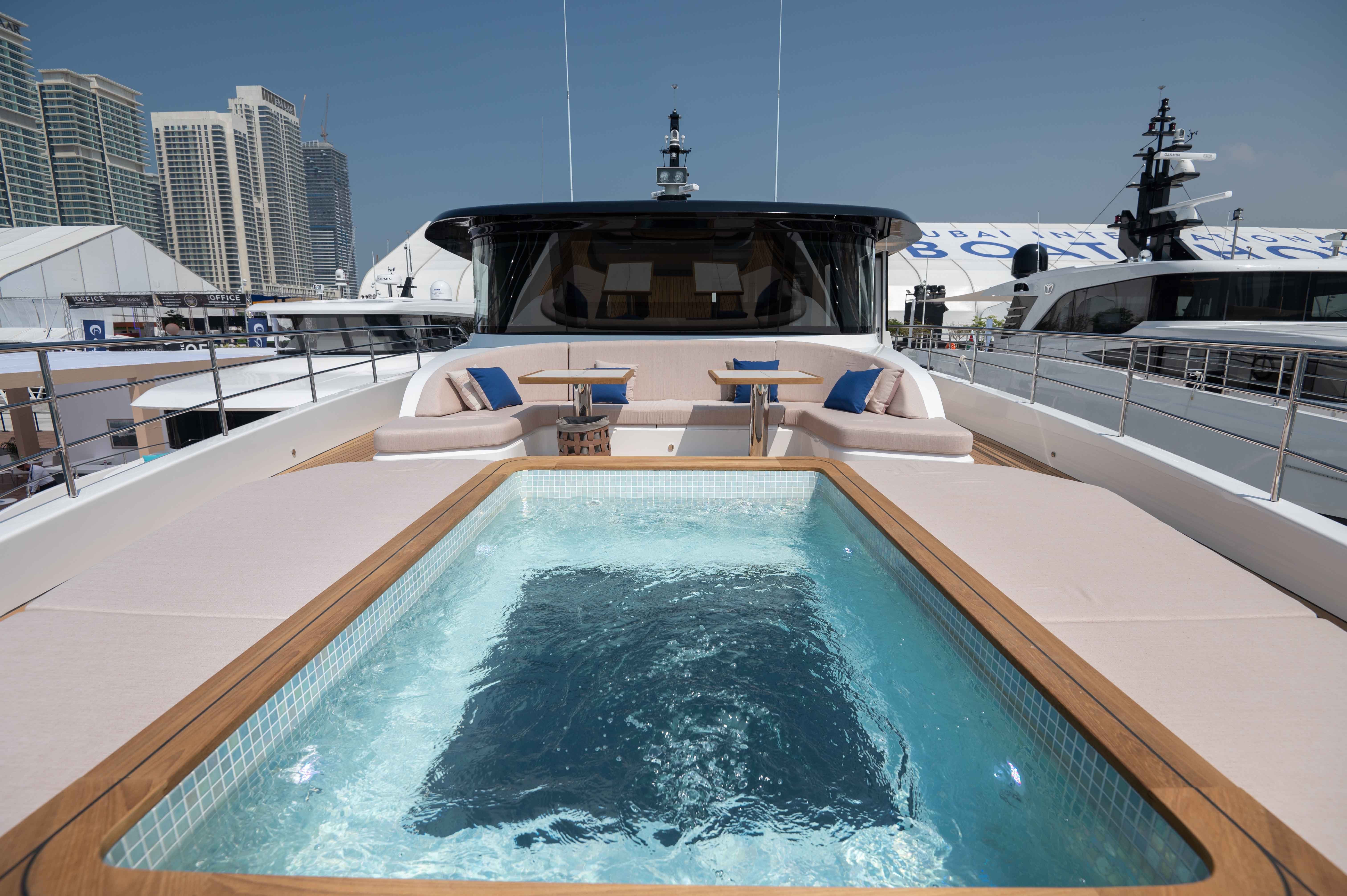 Majesty 111 | Majesty Yachts